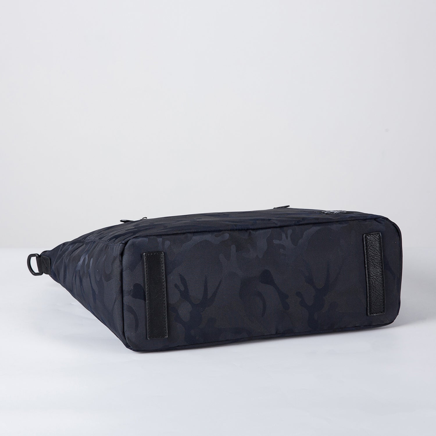 Mens camo clearance tote bag